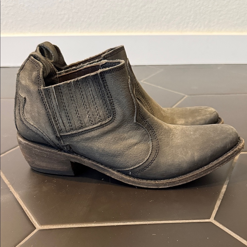 LIBERTY Black Distressed Ankle Booties